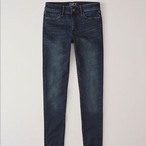 Abercrombie & Fitch Dark Wash size 27/4
